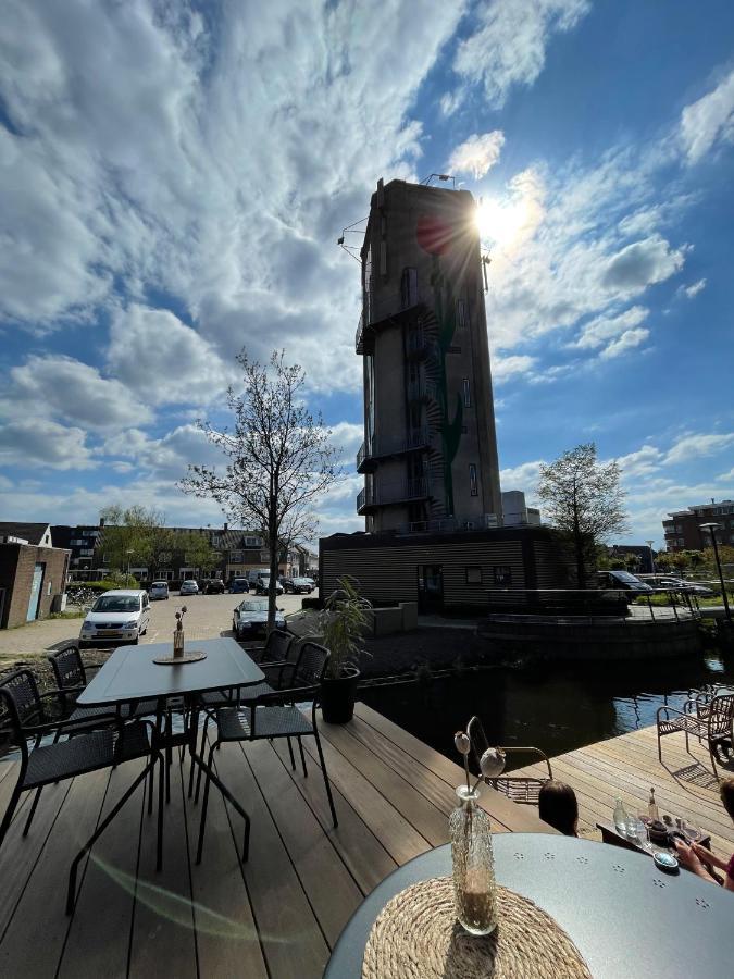 B&B De Tulpentoren Roelofarendsveen Esterno foto
