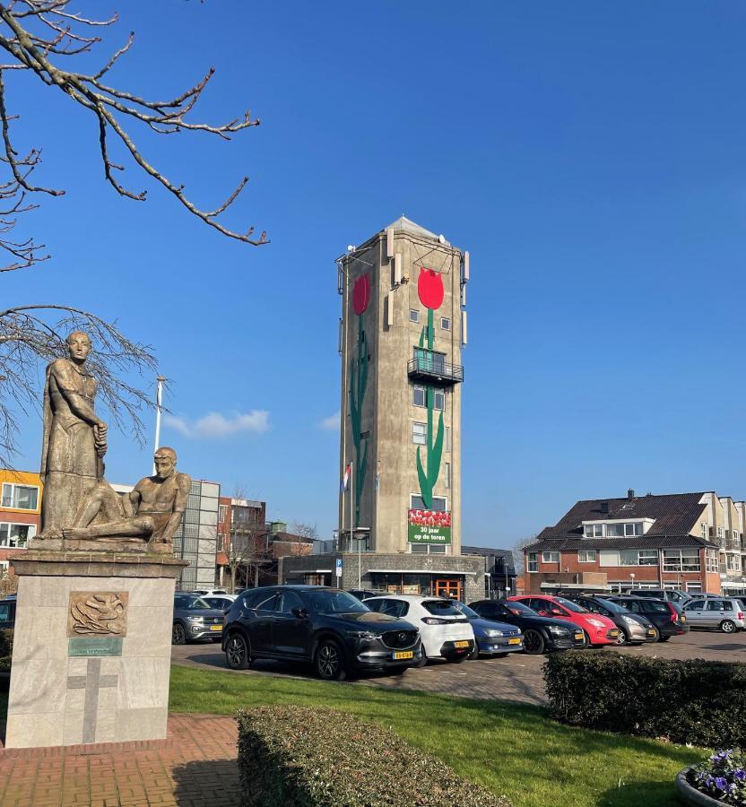 B&B De Tulpentoren Roelofarendsveen Esterno foto